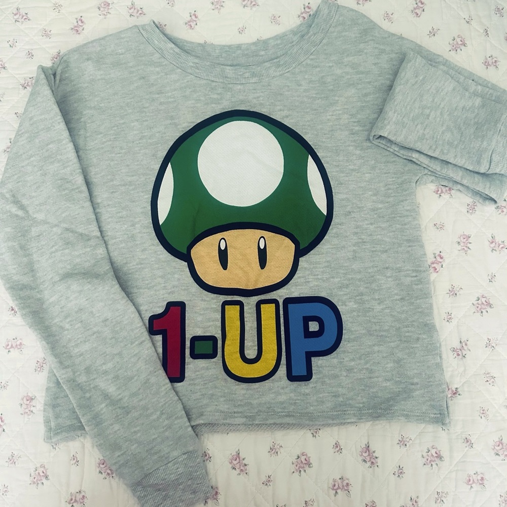 Super Mario bro sweat shirt